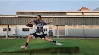 醬油工廠第五代鍾亦恩首輪入選職棒 感恩媽祖圓夢