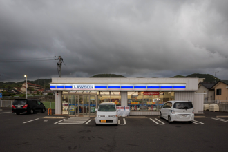 日本自驾游省钱新招 夜宿Lawson停车场 1晚500元有找