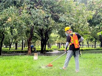 年減52噸碳排！高雄電動割草機夯 議員卻憂「執行率低」