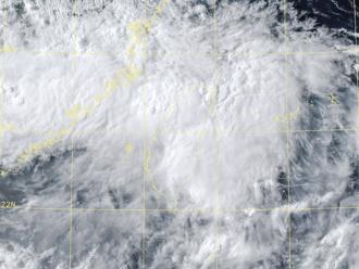 雷雨胞跑出「弧形界面」 鄭明典：西南風接力不停 雨還會下很久