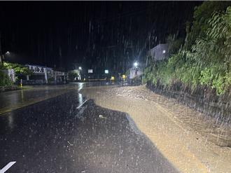 暴雨釀野溪暴漲 南迴公路泥流狂洩