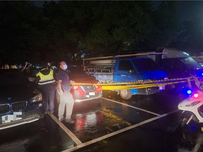 板桥殡仪馆停车场发现1名男子陈尸车内。（警方提供）