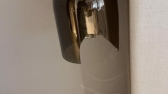 沖繩住飯店！孩打破吊燈「賠14萬日圓」 爸怒喊：踩雷了