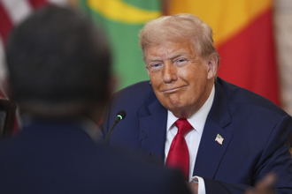 川普为何重罚巴西50％关税？真相竟是为他復仇