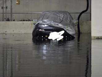 台中地下停車場大淹水 抽水機狂轉15小時沒用！現場慘況曝