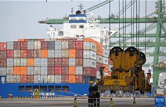 川普拟对陆起重机徵收新关税 美港口警告「80％是陆制」