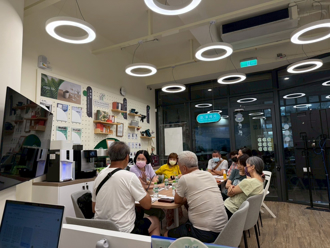 信義房屋內湖店打造「第三空間」 推便民服務與跨界多元講座