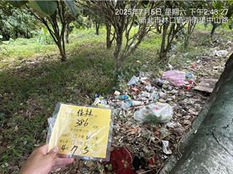 林口公車站旁驚見垃圾山！居民怒控「長期傾倒」