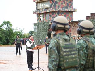 M1A2T戰車今首度實彈演練  賴總統親赴視導、致贈加菜金