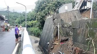 屏東豪雨狂炸！來義鄉擋土牆塌陷 住戶驚魂「差點沒命」