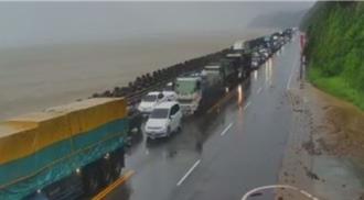 南興土石流、朝庸橋溪水漫道 南迴公路預計今晚20時搶通