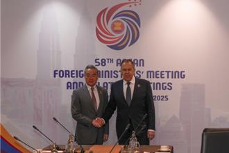 會見俄外長  王毅：推動伊朗核問題政治外交解決進程