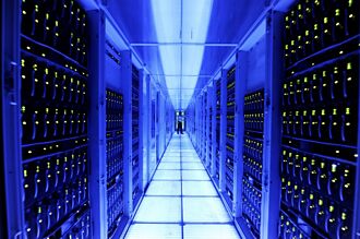 伺服器助攻 勤誠業績大三元