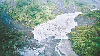 草岭堰塞湖 比阿公店水库大