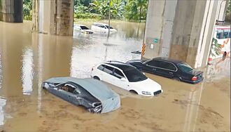 南投 泥流傾洩 名間鄉長勘災受困