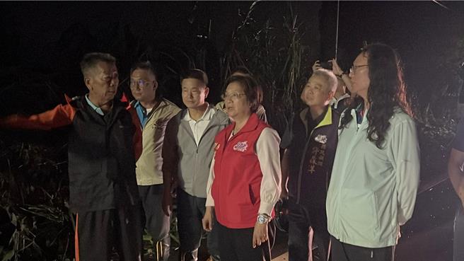 彰化豪雨不斷致災，縣長王惠美等人9日晚間至南彰化視察災情。（彰化縣政府提供／葉靜美彰化傳真）