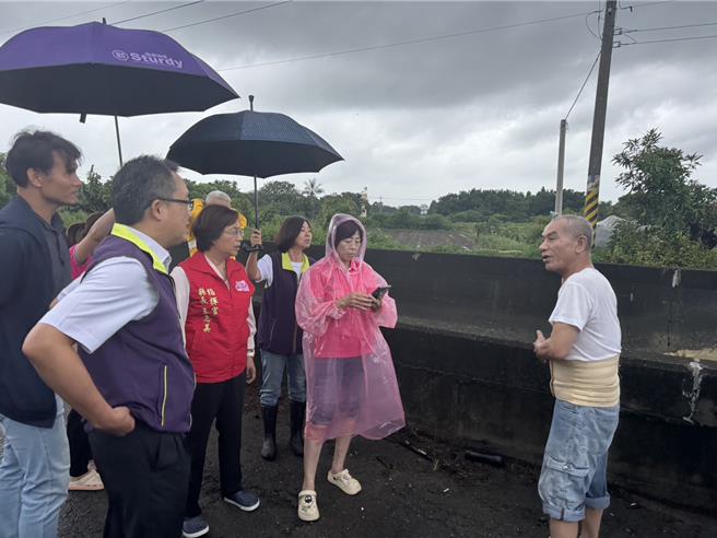 彰化豪雨不斷致災，縣長王惠美等人9日晚間至南彰化視察災情。（彰化縣政府提供／葉靜美彰化傳真）
