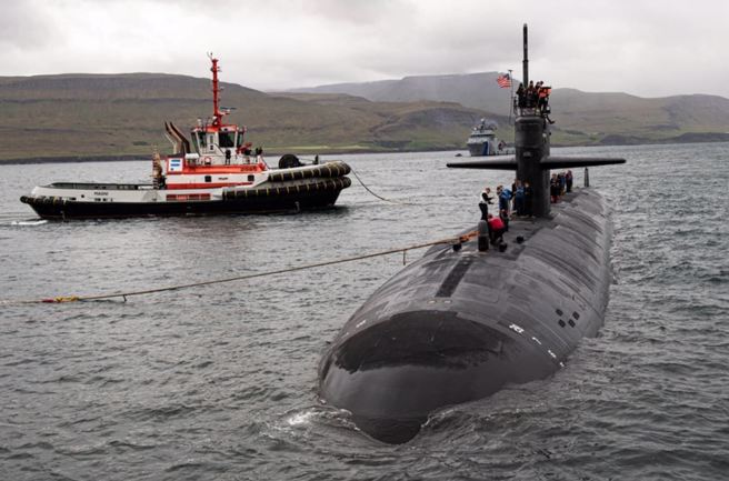 美國海軍洛杉磯級（Los Angeles-class）核動力攻擊潛艦「紐波特紐斯」號（USS Newport News）9日首度停靠冰島首都雷克雅維克（Reykjavík）港口。（五角大廈國防視覺資訊發布服務單位/DVIDS）