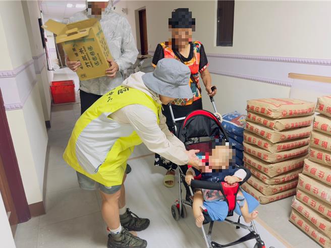 高雄茂林區共撤離248人，部分居民被安置在茂林里鳳山農會。（高雄原民會提供／紀爰高雄傳真）