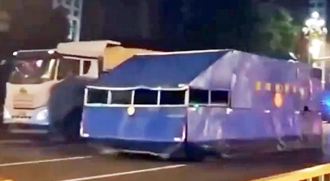 影》大閱兵要首秀？陸神秘「坦克」開上街頭