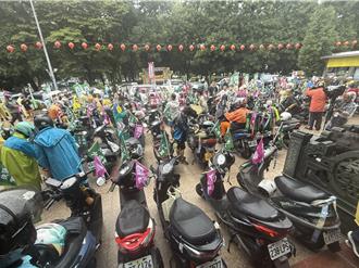 台中罷團冒雨舉辦車隊掃街   逾百輛機車聲勢浩大