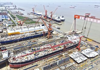 川普強壓 中船廠新訂單跌68％