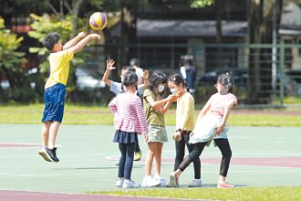 開放校園球具 基層跳腳急喊卡