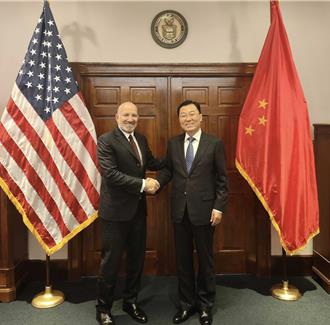 關鍵時刻  陸駐美大使謝鋒會見美國商務部長盧特尼克