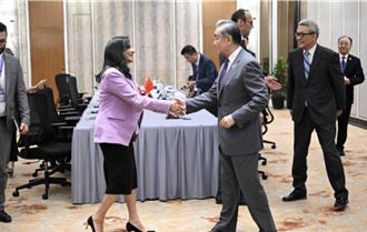 會加拿大外長  王毅痛批美濫施關稅  破壞國際經貿秩序