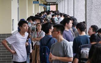 想考醫科...建臺高中1學生還是撐不住確定棄考 只能明年再來