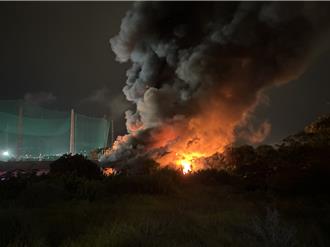 新店鐵皮工廠火警 濃煙沖天籲鄰近居民關門窗