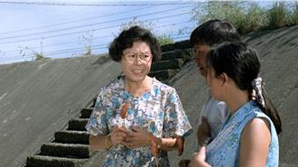 文英阿姨巨蛇娘娘復活開趴　《熱帶魚》演員爆料集體「吃錯藥」