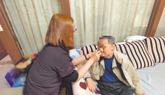 新闻透视》劳心又劳力 居服员薪酸谁人知