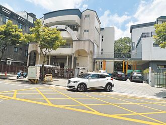 桃園 龍潭國小建地下停車場 爭中央經費