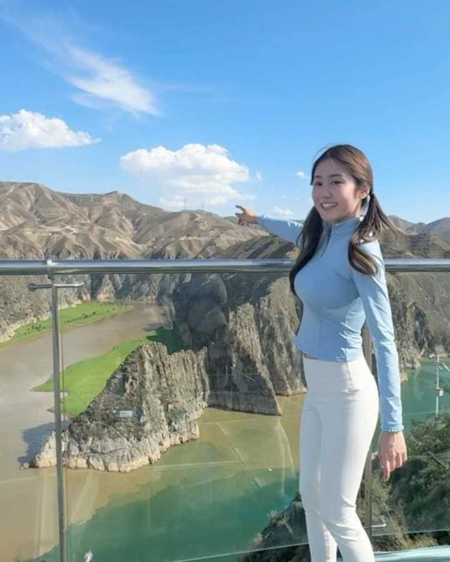 拍攝《大陸尋奇》要前進大小城鎮，李芸遇到高溫跟偏鄉地點也不喊苦。（圖／翻攝自李芸IG）