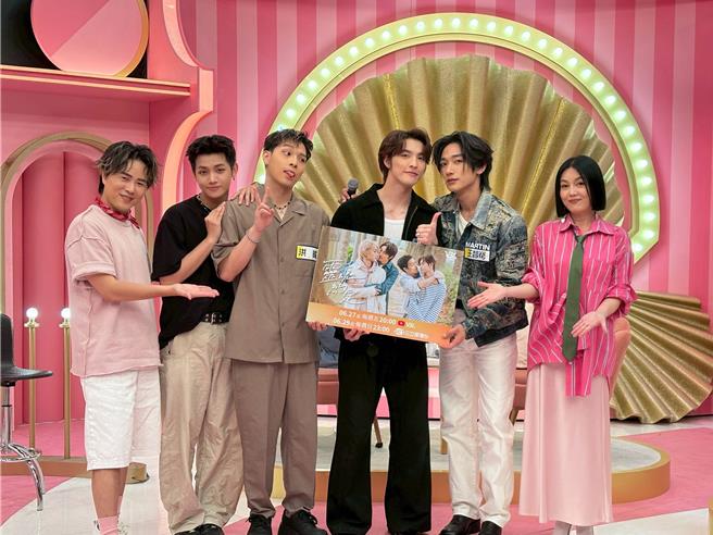 陳孟賢（左）跟苗可麗（右）與4位演員同台互動。（三立提供）