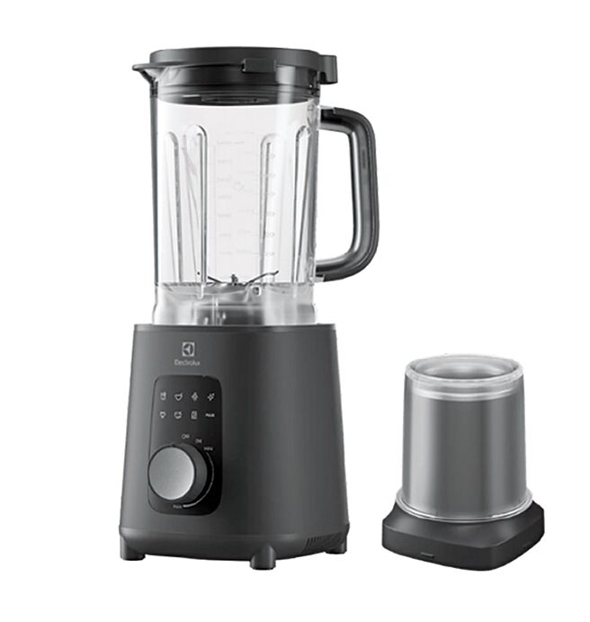 天母SOGO Electrolux伊莱克斯「破壁调理果汁机 E7TB1-711P」原价1万2900元，特价6990元。（天母SOGO提供）