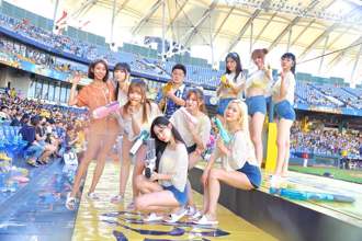 噁！啦啦隊眼睛被噴紅 網傳「涼水祭」水槍疑遭混入尿液