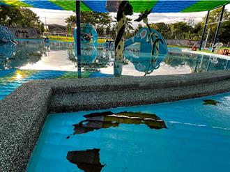 真落漆！花蓮知卡宣親水公園啟用2天就掉漆 縣府回應了