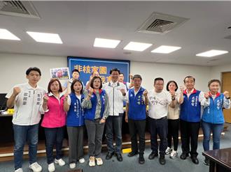 藍營台南市黨部  黨團捐200萬拋磚引玉  蔡育輝發放柳營區災民每戶1萬