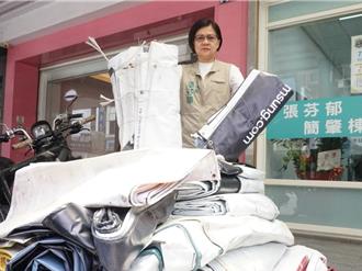 屋頂掀了！丹娜絲重創中南部 中市議員調20面帆布供領取