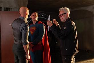 《超人》票房開紅盤！ 岡恩感動告白「見證人性善良」