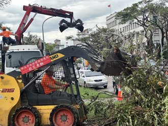 丹娜絲重創嘉南！新北環保局馳援 清運3千噸廢棄物