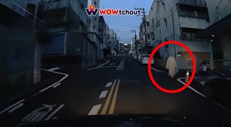 清晨開車驚見「無頭路人」 網友驚呼：七月還沒到