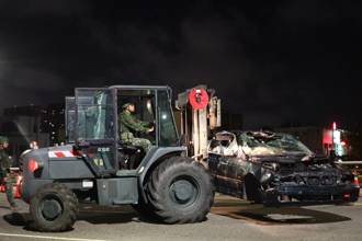 漢光41》54工兵群夜間橋梁架鋼刺蝟、蛇腹鐵絲網    阻絕敵軍動線