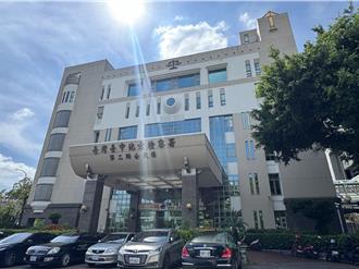 谎称拥2辆限量法拉利超跑！　国际赛车手假卖车诈3亿遭检起诉