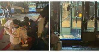 司機拔鑰匙走人「百人悶困接駁車」！女乘客昏厥　西寧機場爆砸窗脫困驚魂