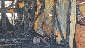 停電6天 老婦點蠟燭燒屋喪命