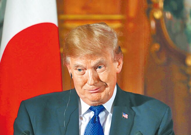 美国强硬推动新一轮关税，美媒指出，日本在盟友地位失色的情形下苦寻转机，也显示出美国总统川普的疑日情绪和日本不再拥有「特殊待遇」的现实。（美联社）