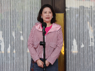 藍委宣布「拿到1萬現金捐社福」  吳思瑤：兩碼子事